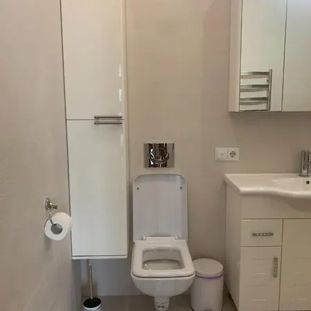 Apartment Vip House Graf, Morskay 8а, 5 Minutes Walk From Otrada Beach